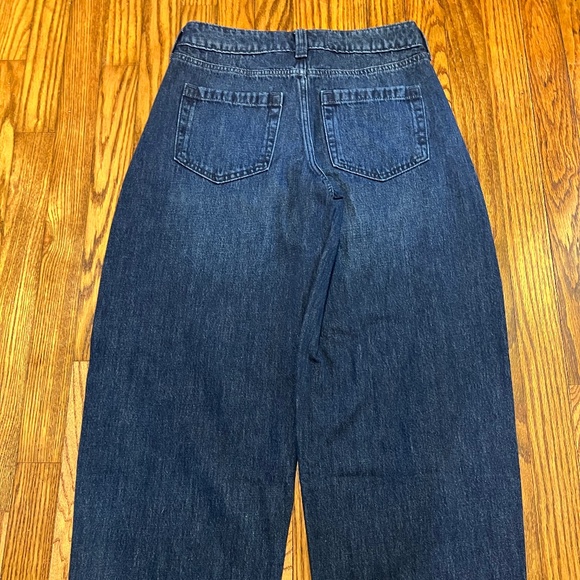 NWT Hollister Tapered Baggy Jeans 24short - Picture 2 of 3